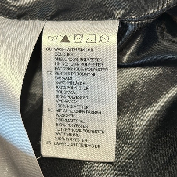 SOLD
H&M - Puffer Winter Jacket. Size 12-18 months - Picture 5 of 6